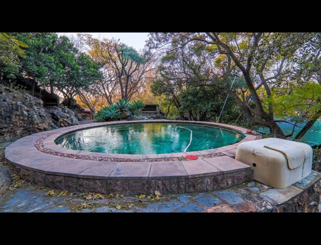 6 BEDROOM LODGE FOR SALE IN SCHURVEBERG AH